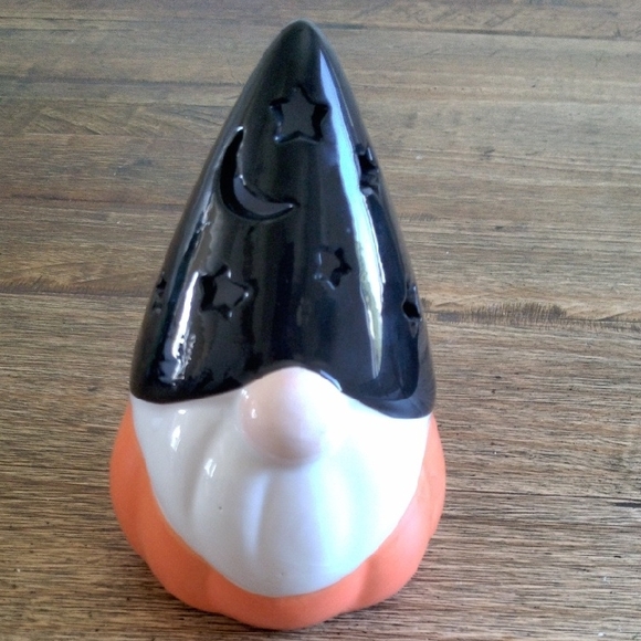 🦋 HALLOWEEN CERAMIC GNOME 🦋 - Picture 1 of 6